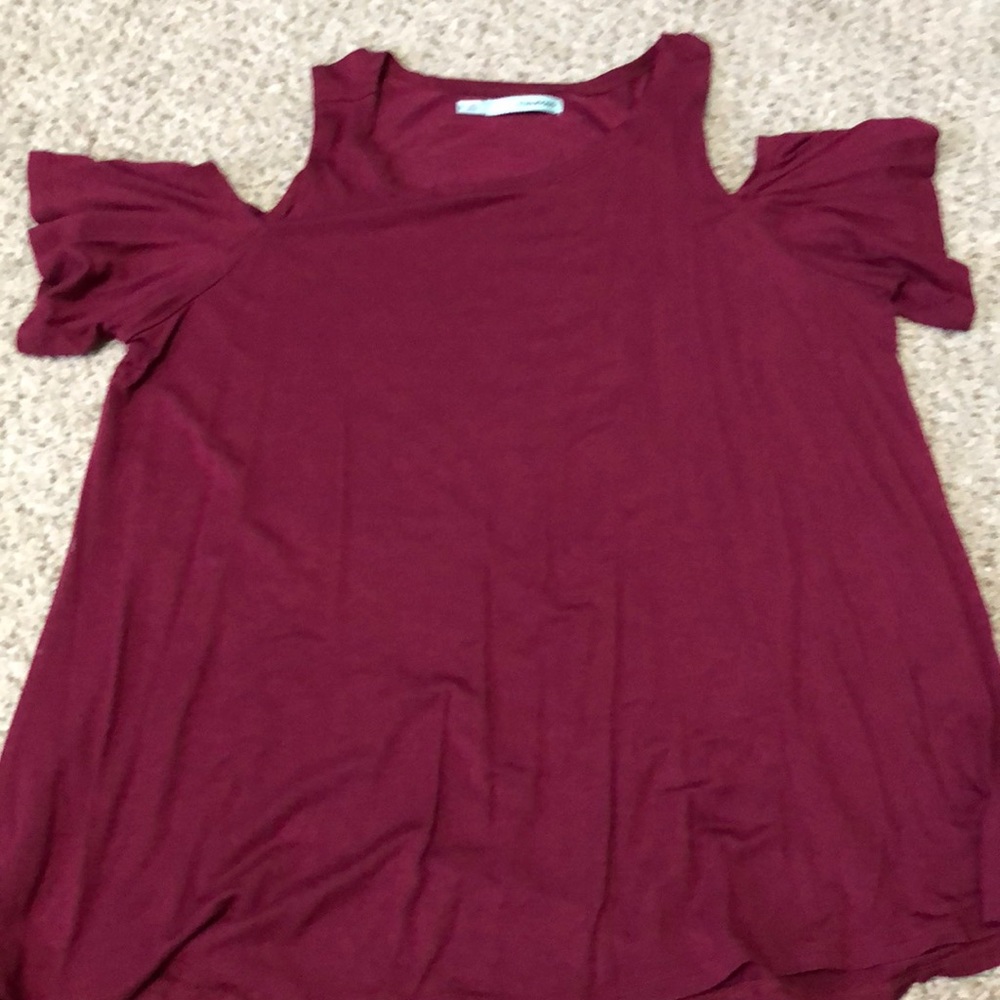 Cold shoulder tee!